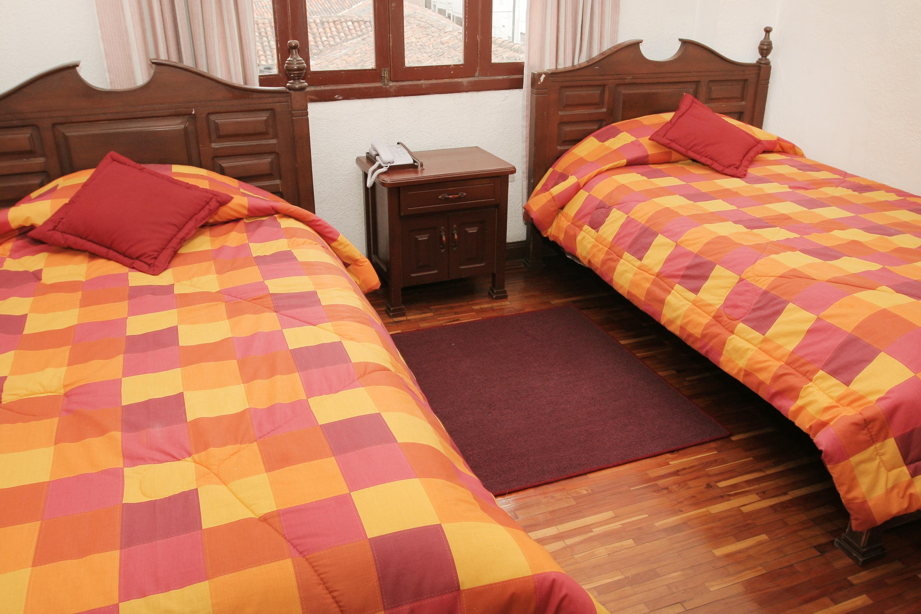 Huasi Continental Hotel 3*