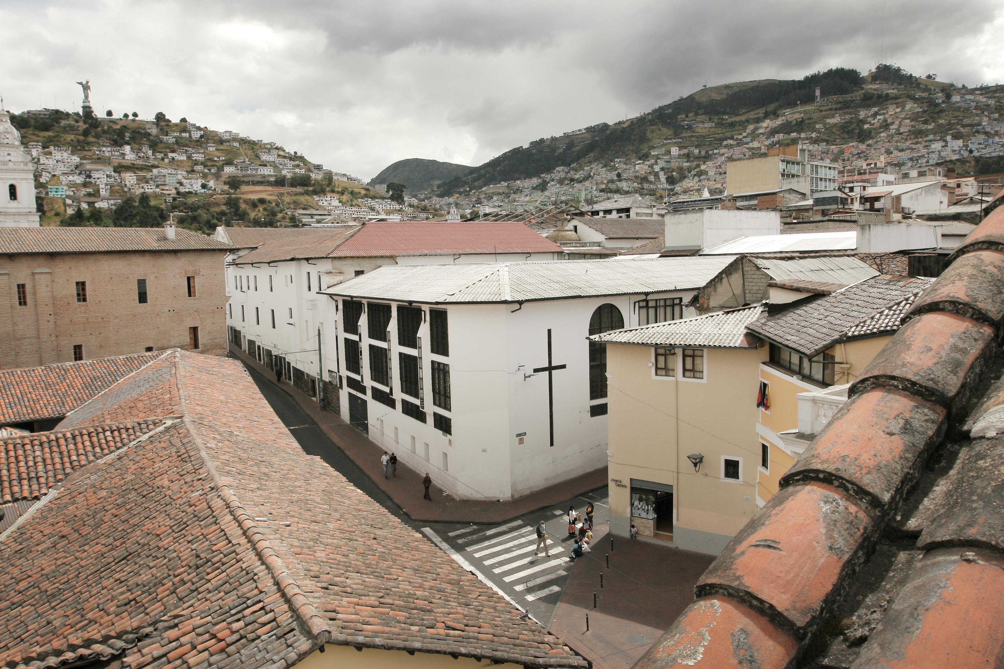 Huasi Continental 3* Quito