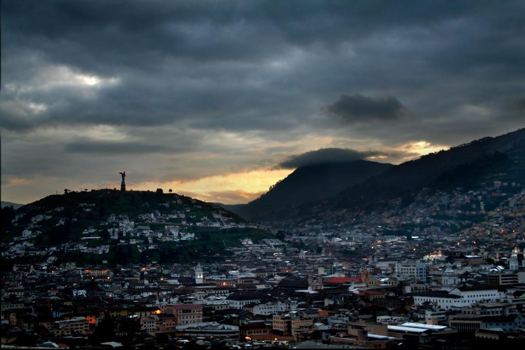 Huasi Continental 3* Quito