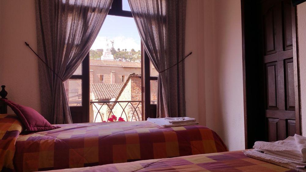 Huasi Continental Hotel 3*